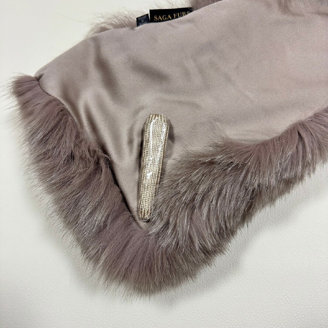 未使用 SAGA FURS ファーマフラー グレージュ サガファー 未使用 SAGA FURS ファーマフラー グレージュ サガファー