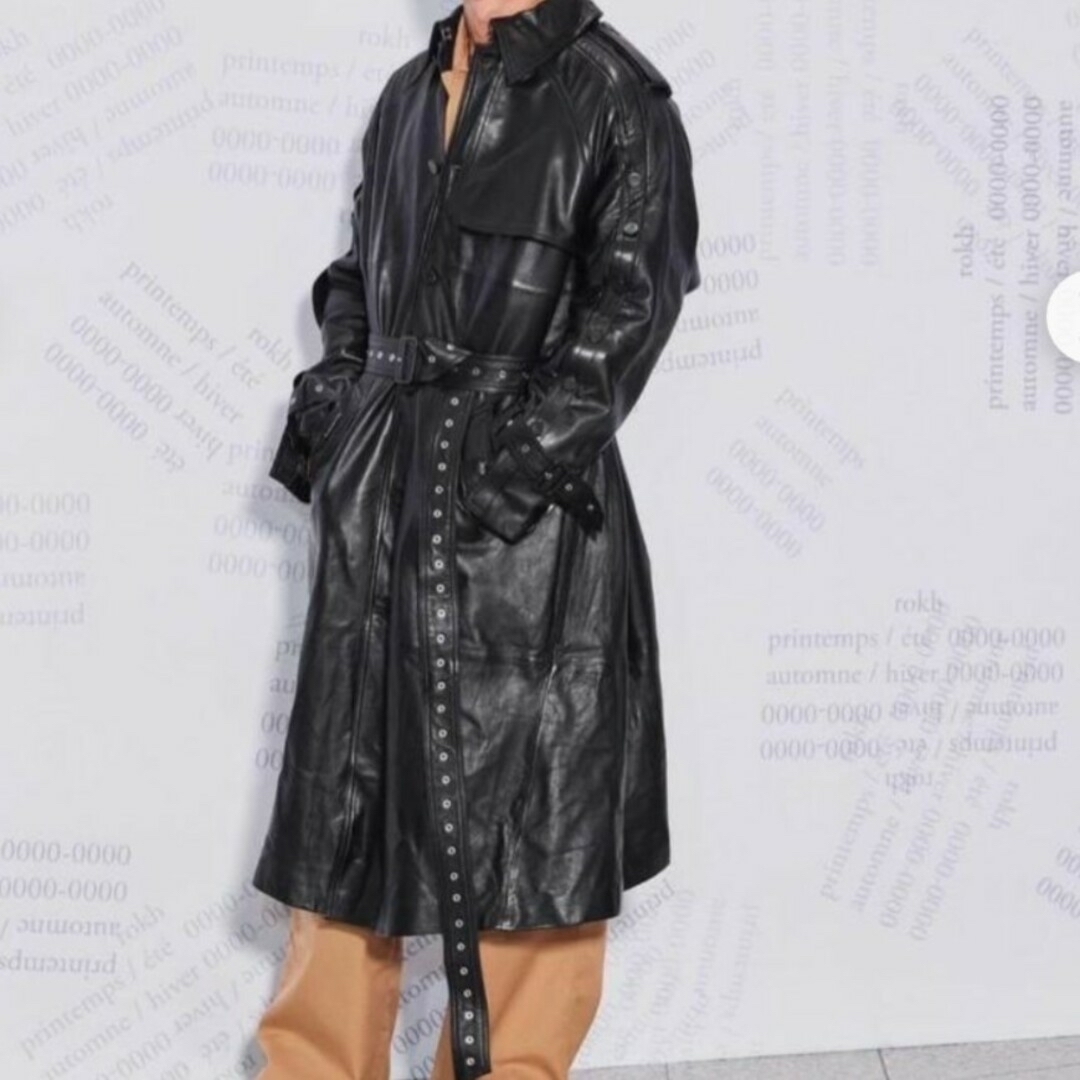 H&M(エイチアンドエム)のh&m rokh ロク ボタンディテール レザートレンチコート メンズのジャケット/アウター(トレンチコート)の商品写真