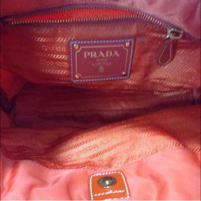 PRADA(プラダ)のプラダ オレンジ ナイロンバッグ レディースのバッグ(ハンドバッグ)の商品写真