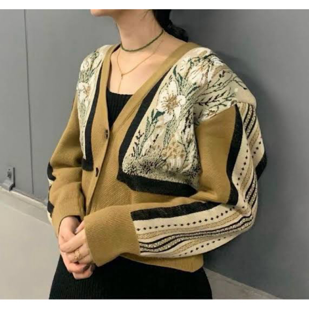 MURRAL - Framed flower knit short cardigan ベージュ 1の通販 MURRAL - Framed flower knit short cardigan ベージュ 1の通販