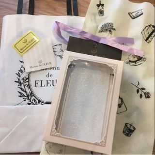 メゾンドフルール(Maison de FLEUR)のメゾンドフルール ラッピングセット （メッセージカード、シール、お箱付）(ショップ袋)