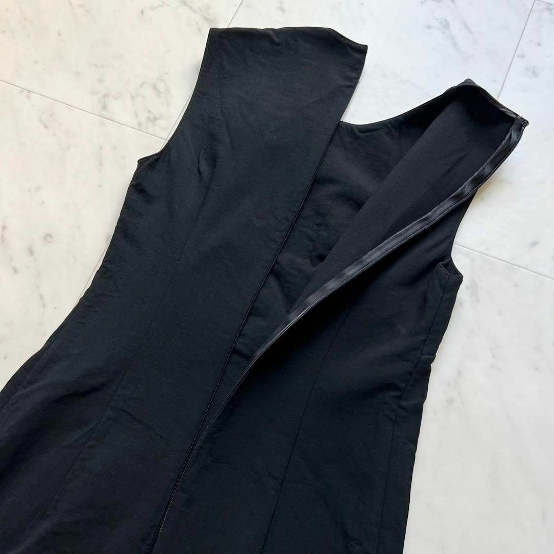 VALENTINO Vロゴ金具付 ラップデザイン ノースリーブワンピース 黒 VALENTINO Vロゴ金具付 ラップデザイン ノースリーブワンピース 黒