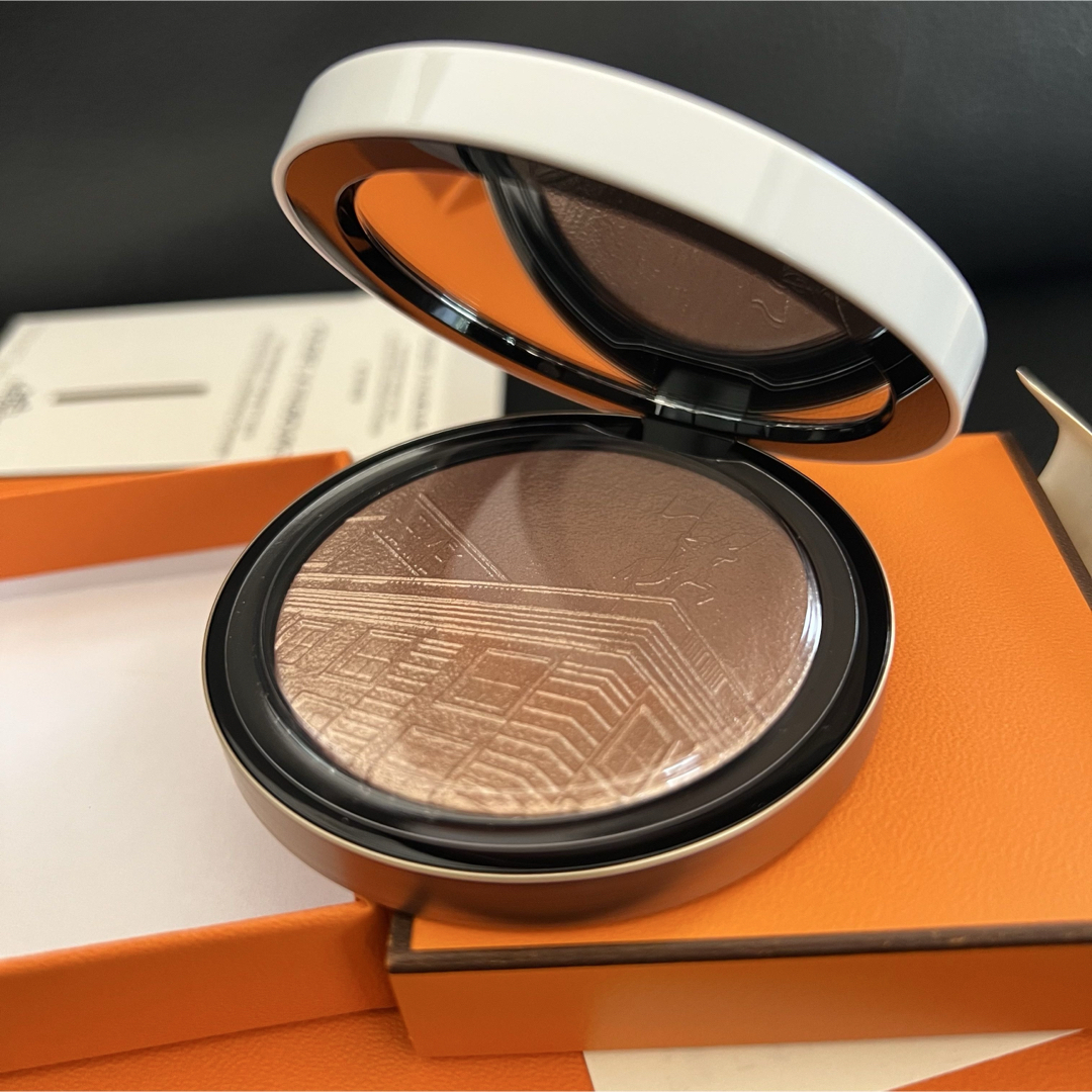 HERMESエルメス フェイスパウダー新品未使用 専用箱付き HERMESエルメス フェイスパウダー新品未使用 専用箱付き