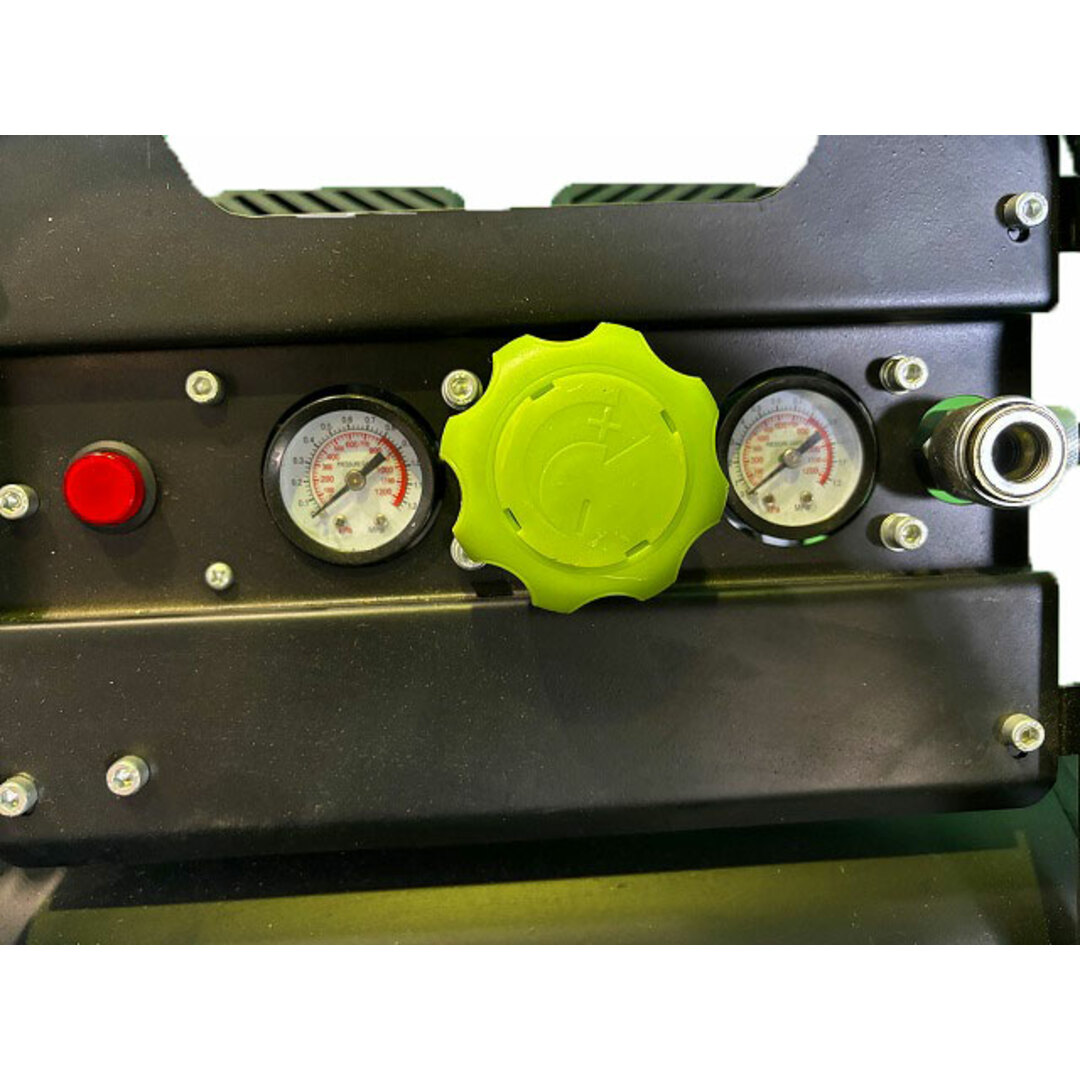 ☆極美品☆ MINATO ミナト 100V 8L エアーコンプレッサー静音 ☆極美品☆ MINATO ミナト 100V 8L エアーコンプレッサー静音