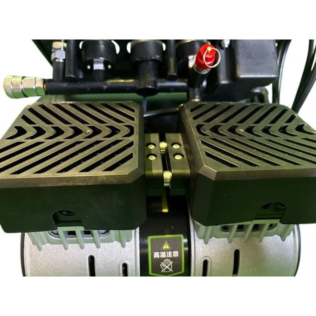 ☆極美品☆ MINATO ミナト 100V 8L エアーコンプレッサー静音 ☆極美品☆ MINATO ミナト 100V 8L エアーコンプレッサー静音
