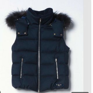TATRAS - 未使用 TATRAS ダウンベスト インナーダウン Vネック TATRAS - 未使用 TATRAS ダウンベスト インナーダウン Vネック