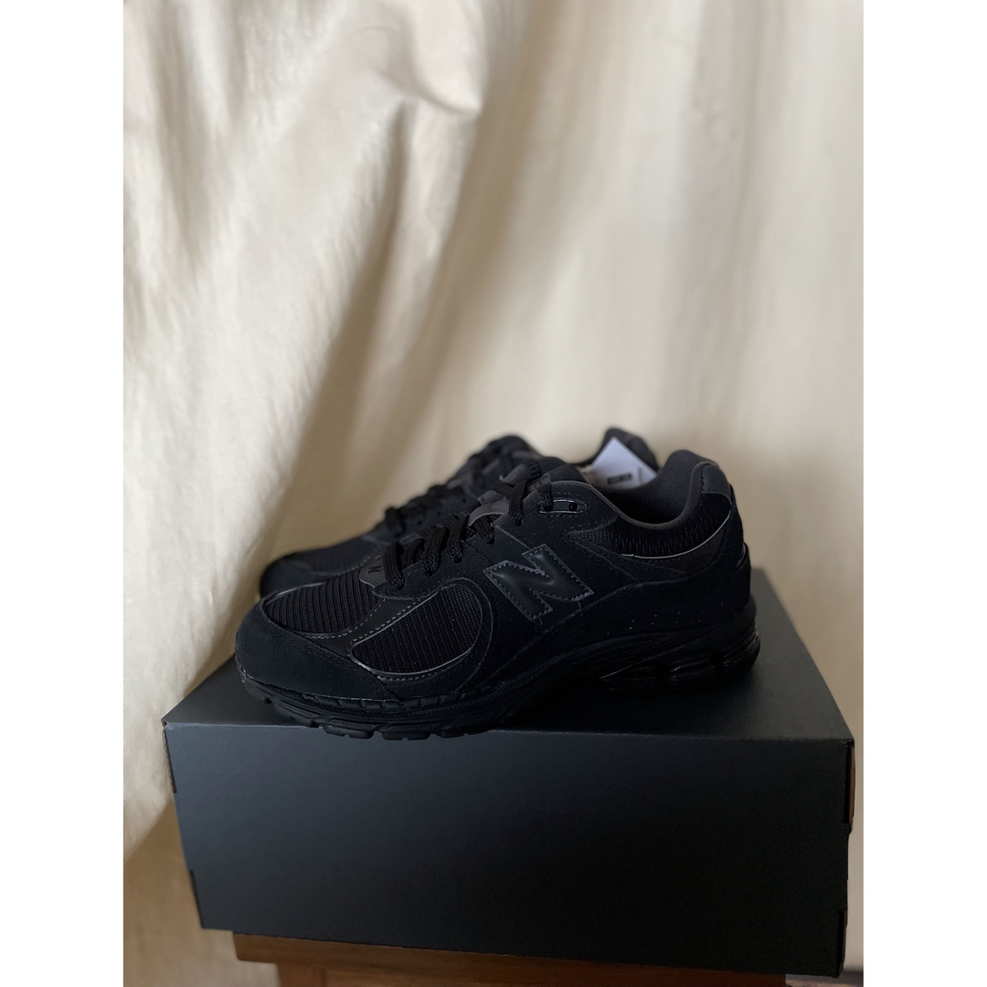 New Balance - New Balance 2002R Triple Black U2002RBLの通販 New Balance - New Balance 2002R Triple Black U2002RBLの通販