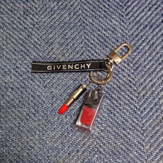GIVENCHY(キーホルダー)のフリマアイテム一覧 GIVENCHY(キーホルダー)のフリマアイテム一覧