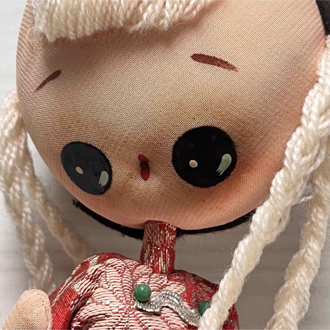 チャイナ服を着た金髪の少女の人形 昭和レトロ ビンテージ アンティークの通販 by 売り切り隊|ラクマ チャイナ服を着た金髪の少女の人形 昭和レトロ ビンテージ アンティークの通販 by 売り切り隊|ラクマ