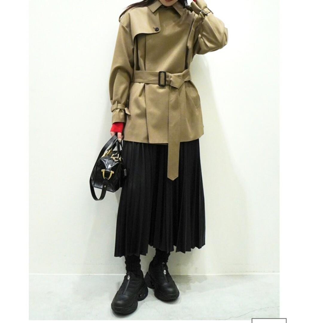 HYKE - 【HYKE(ハイク)】FLANNEL SHORT TRENCH COATの通販 by に HYKE - 【HYKE(ハイク)】FLANNEL SHORT TRENCH COATの通販 by に