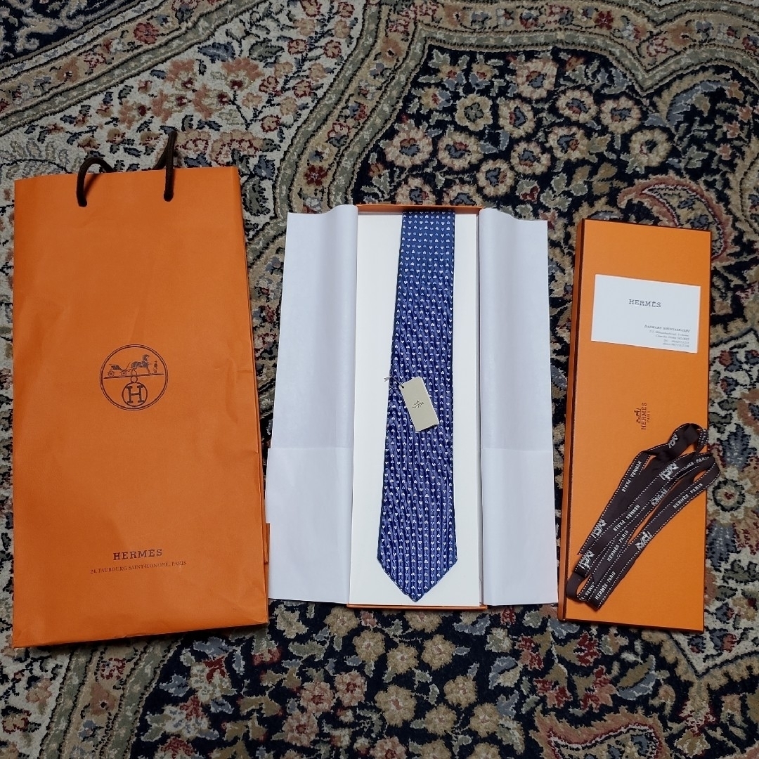 HERMES エルメス ネクタイ 新品 《ラブ·ラブ》 HERMES エルメス ネクタイ 新品 《ラブ·ラブ》