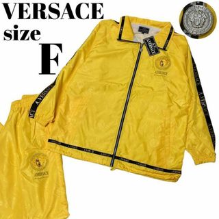 VERSACE - 【幻級☆タグ付き】未使用 VERSACE セットアップ VERSACE - 【幻級☆タグ付き】未使用 VERSACE セットアップ