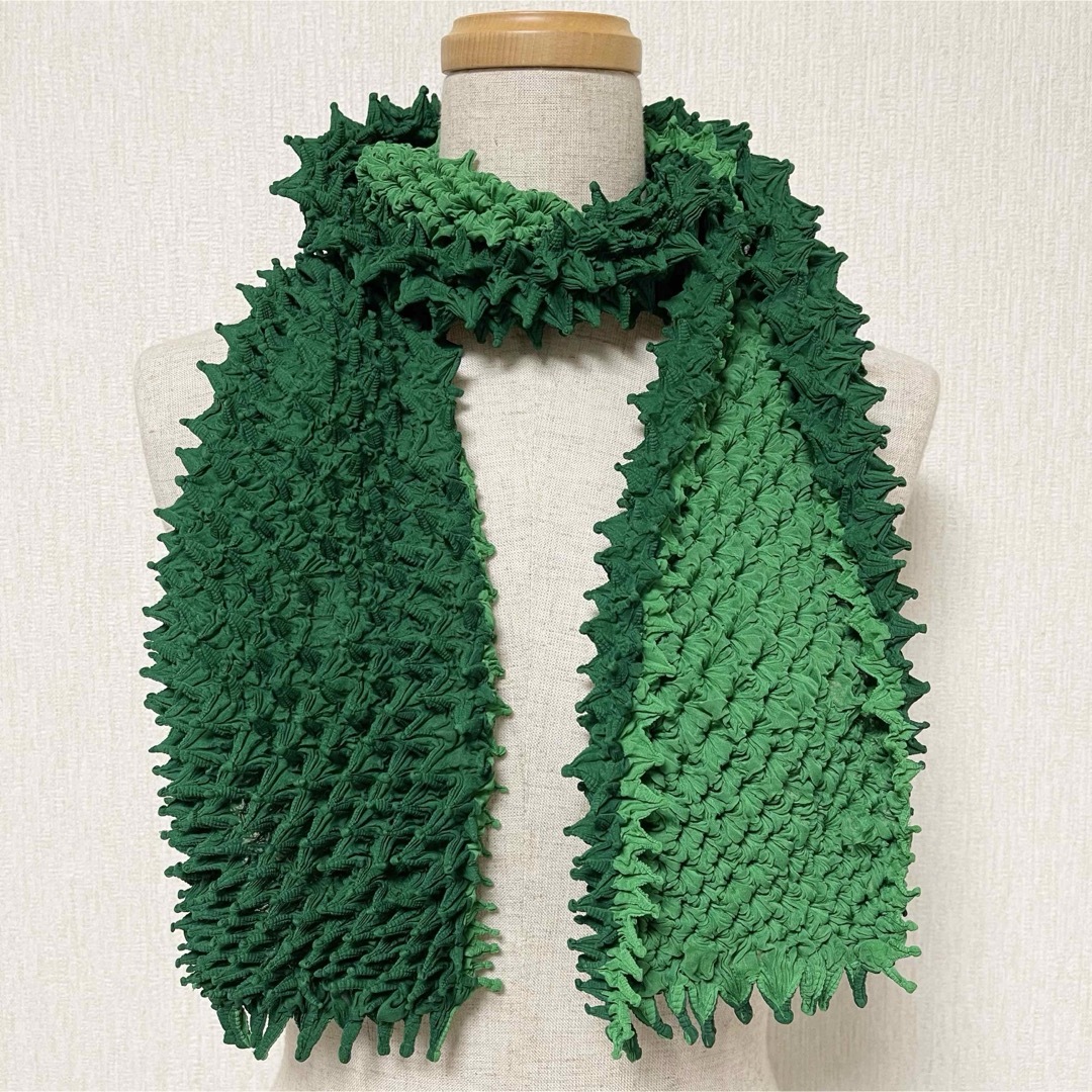 ISSEY MIYAKE イッセイミヤケ 立体 スカーフ バイカラー ISSEY MIYAKE イッセイミヤケ 立体 スカーフ バイカラー