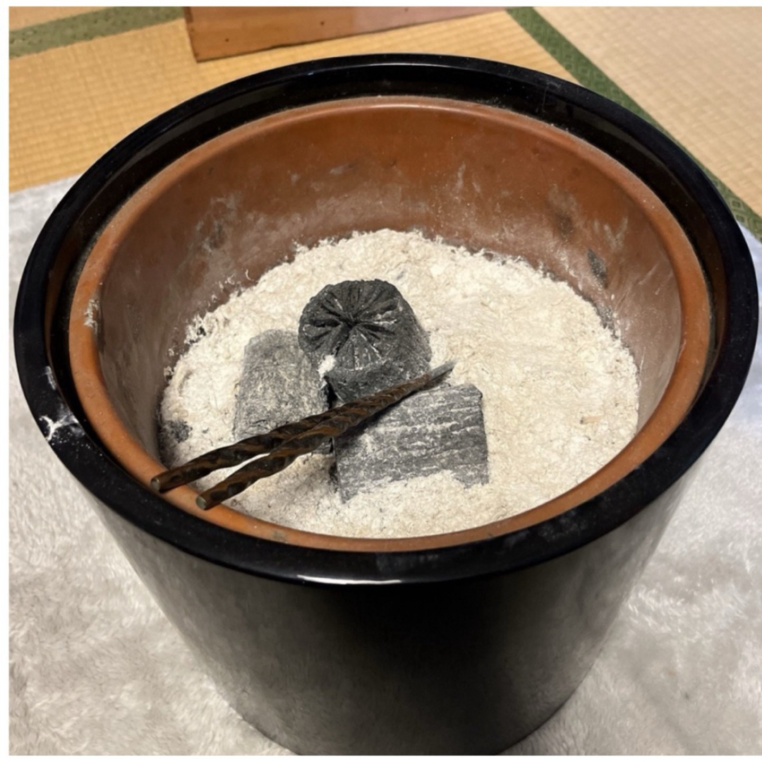 蔵出し 塗りの火鉢 お値打ち物 昭和 レトロ 残3 エンタメ/ホビーの美術品/アンティーク(陶芸)の商品写真