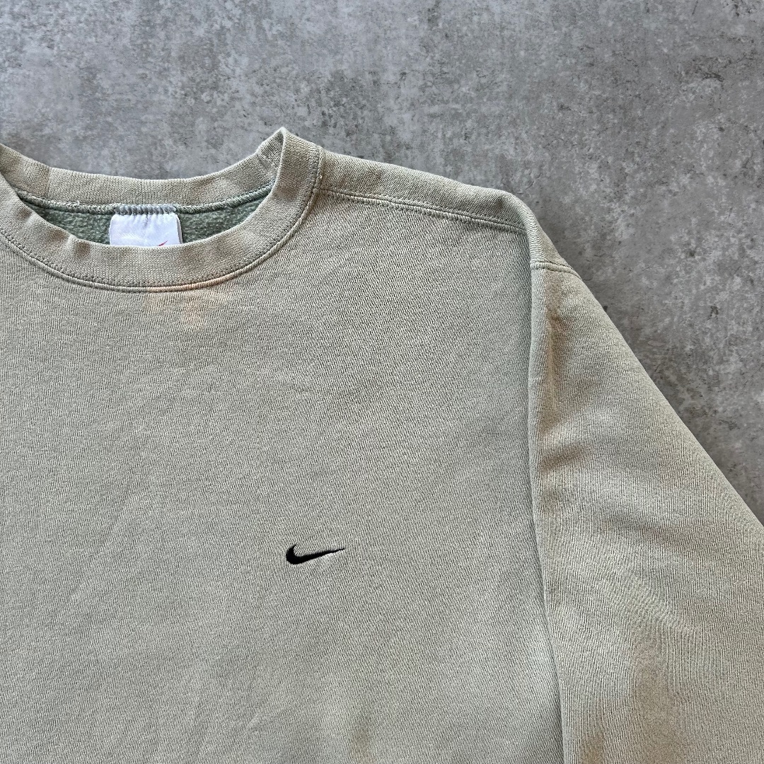 NIKE ナイキ スモールスウォッシュ ワンポイントロゴ刺繍