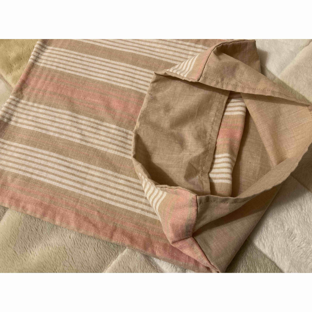 枕カバー　ピロケース　ピンクXベージュ　ストライプ　35x50cm インテリア/住まい/日用品の寝具(シーツ/カバー)の商品写真