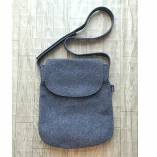 マックスアンドコー(Max & Co.)のMAX&Co. マックスアンドコー フェルト ショルダーバッグ(ショルダーバッグ)