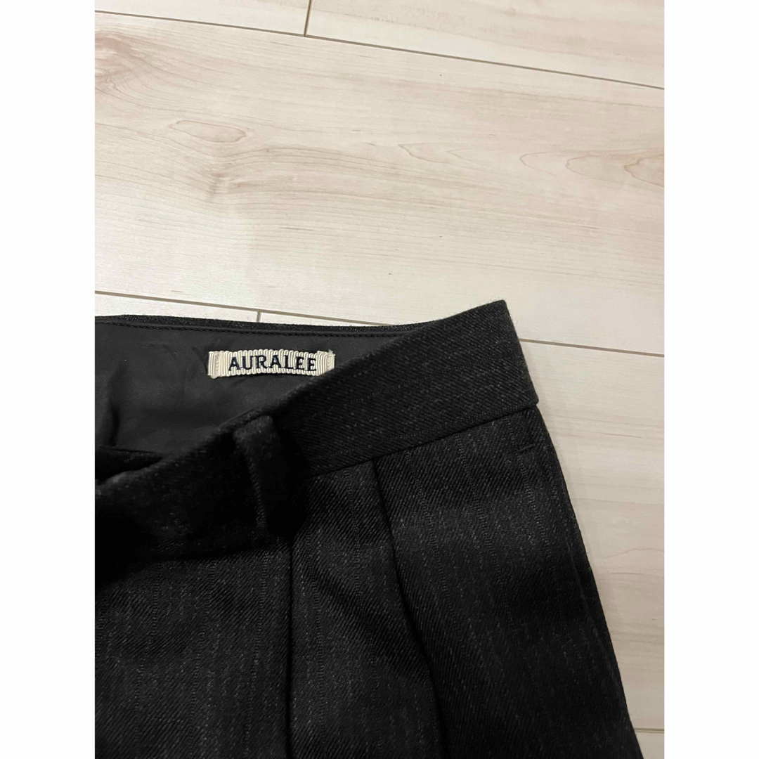 AURALEE - AURALEE BLUEFACED WOOL TWO-TUCK SLACKSの通販 by AURALEE - AURALEE BLUEFACED WOOL TWO-TUCK SLACKSの通販 by