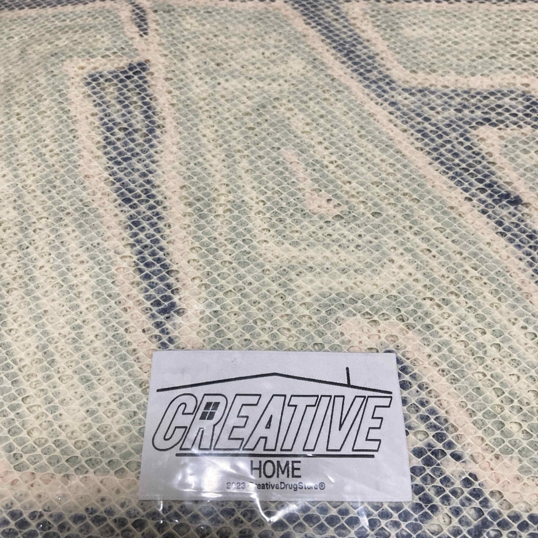 Girls Don't Cry - creative drug store ラグマットの通販 by り Girls Don't Cry - creative drug store ラグマットの通販 by り