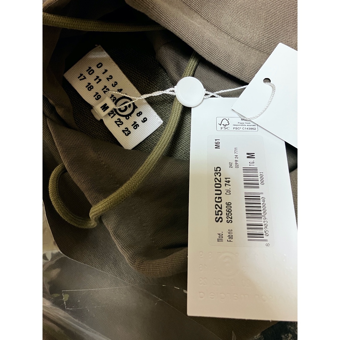超特価セール開催！！ 24aw M 新品 - MM6 メゾン ブランドロゴパーカー MM6 マルジェラ トップス