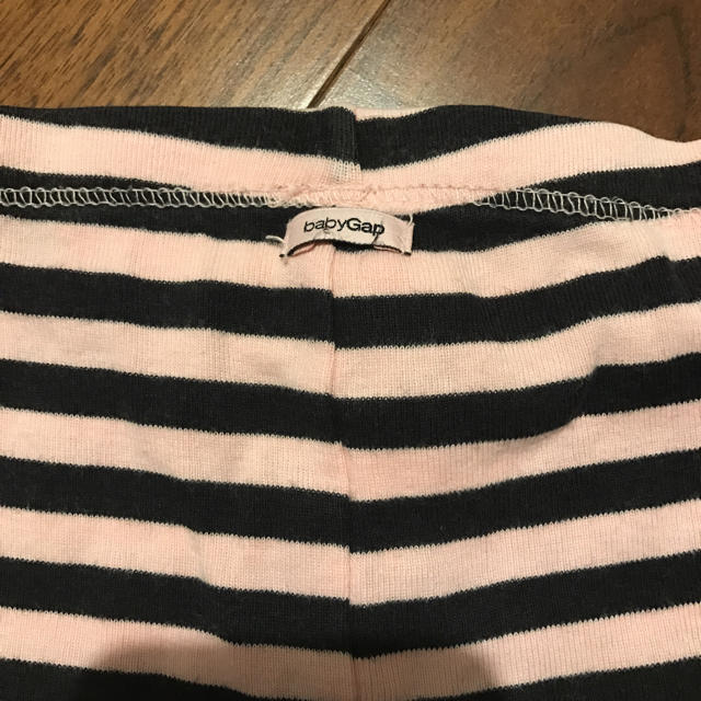 babyGAP(ベビーギャップ)の値下げ♡美品♡babygap♡ボーダーレギンス♡80cm キッズ/ベビー/マタニティのベビー服(~85cm)(パンツ)の商品写真