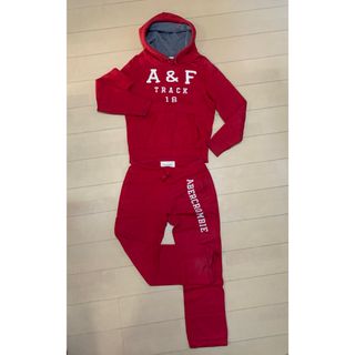 Abercrombie&Fitch(パーカー ・ レッド/赤色系)のフリマ Abercrombie&Fitch(パーカー ・ レッド/赤色系)のフリマ