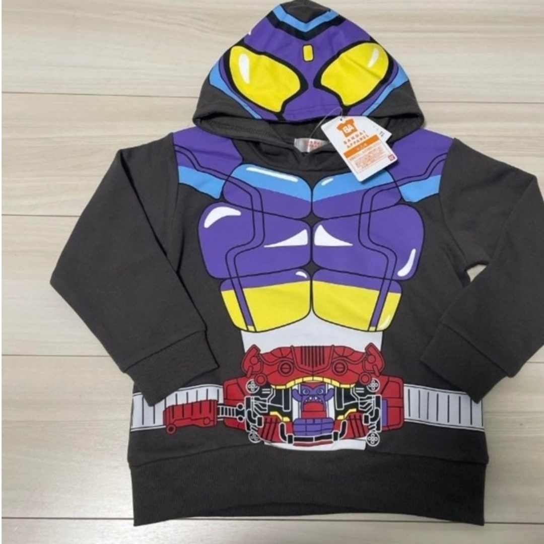 BANDAI(バンダイ)の新品 仮面ライダーガヴ なりきり 変身パーカー ポッピングミ 120 ゴチゾウ エンタメ/ホビーのおもちゃ/ぬいぐるみ(キャラクターグッズ)の商品写真