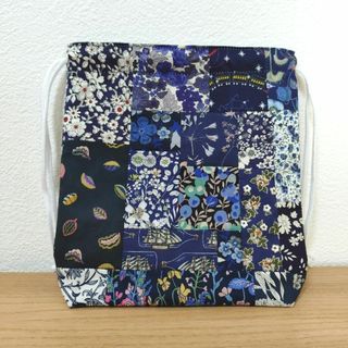 リバティ(LIBERTY.)のアウトレット  リバティ 可愛い巾着袋 ネイビー系 マチ付き(ポーチ)
