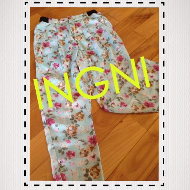 INGNI(イング)のINGNI 花柄シフォンパンツ レディースのパンツ(クロップドパンツ)の商品写真