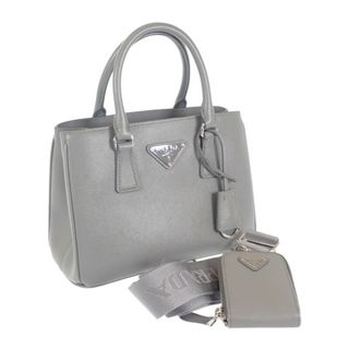 PRADA(バッグ ・ グレー/灰色系)のフリマアイテム一覧 PRADA(バッグ ・ グレー/灰色系)のフリマアイテム一覧