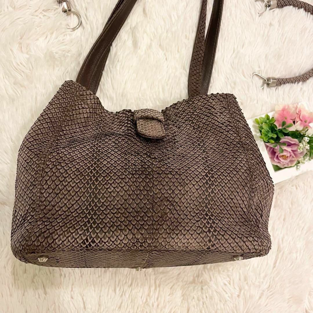 良品☆リアル パイソン ヘビ革 イタリア製 2WAY ハンドバッグ 肩がけ 良品☆リアル パイソン ヘビ革 イタリア製 2WAY ハンドバッグ 肩がけ