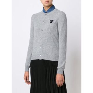 コムデギャルソン(COMME des GARCONS)の【PLAY COMME des GARCONS 美品】 ♡ポイント カーディガン(カーディガン)