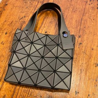ISSEY MIYAKE(バッグ ・ グレー/灰色系)のフリマアイテム一覧 ISSEY MIYAKE(バッグ ・ グレー/灰色系)のフリマアイテム一覧