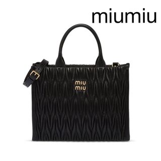 MIU MIU(トートバッグ)のフリマアイテム一覧 MIU MIU(トートバッグ)のフリマアイテム一覧