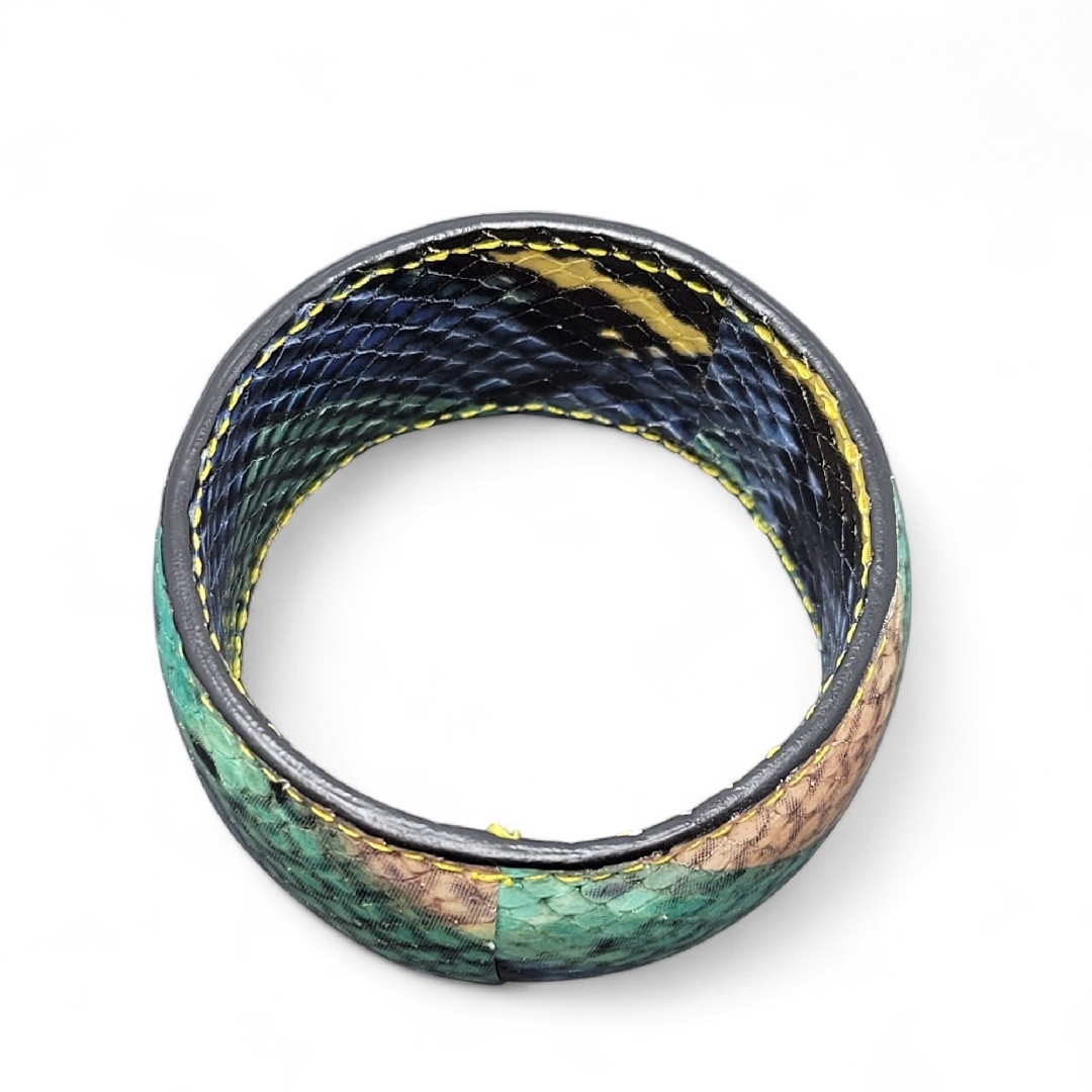美品】ETRO バングル パイソンレザー マルチカラー アクセサリー 美品】ETRO バングル パイソンレザー マルチカラー アクセサリー
