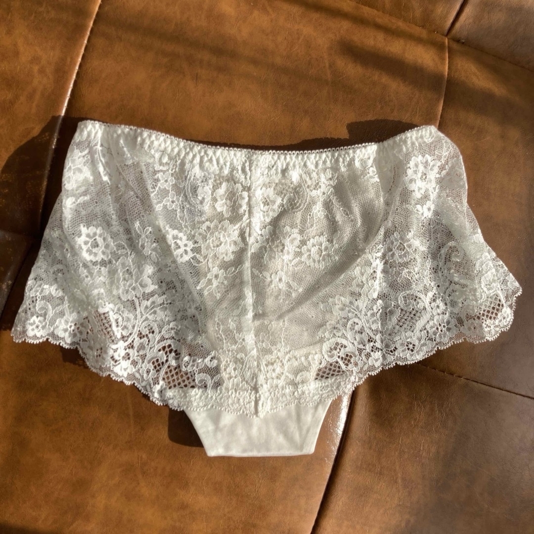 AMPHI(アンフィ)のAMPHI ホワイトレース1点 レディースの下着/アンダーウェア(ショーツ)の商品写真