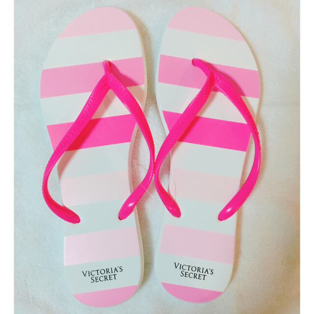 Victoria's Secret(ヴィクトリアズシークレット)の【新品】VS  PINK  ビーチサンダル レディースの靴/シューズ(ビーチサンダル)の商品写真