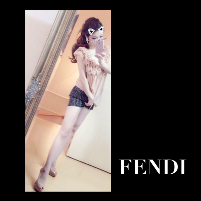 FENDI(フェンディ)のらぶちゃんさま♥️専用 レディースのパンツ(ショートパンツ)の商品写真