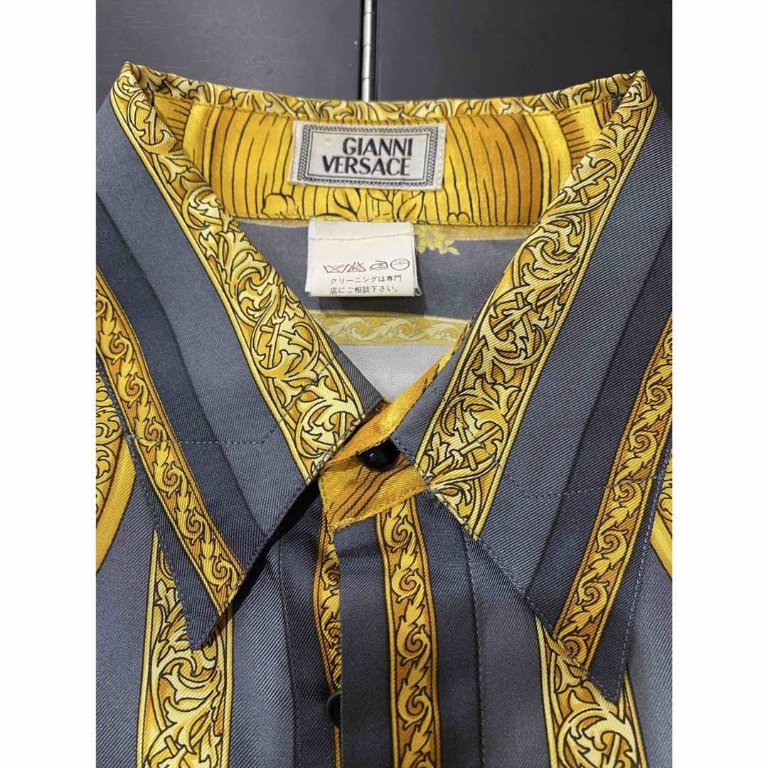 VERSACE - 逸品 極美品 ヴェルサーチ 全盛期 シルク 長袖シャツ VERSACE - 逸品 極美品 ヴェルサーチ 全盛期 シルク 長袖シャツ