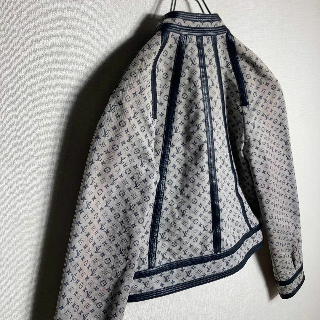 LOUIS VUITTON(ルイヴィトン)の【正規品/鑑定済】LOUIS VUITTON ジャケット モノグラム 総柄 36 レディースのジャケット/アウター(その他)の商品写真