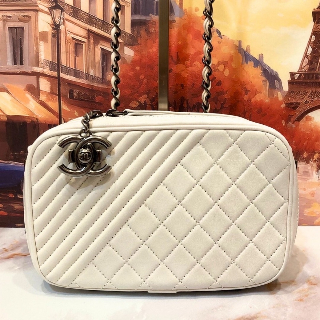 CHANEL - CHANEL カメラバッグ　チェーンショルダー
