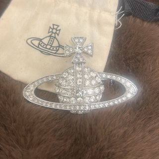Vivienne Westwood(ブローチ/コサージュ)のフリマアイテム一覧 Vivienne Westwood(ブローチ/コサージュ)のフリマアイテム一覧