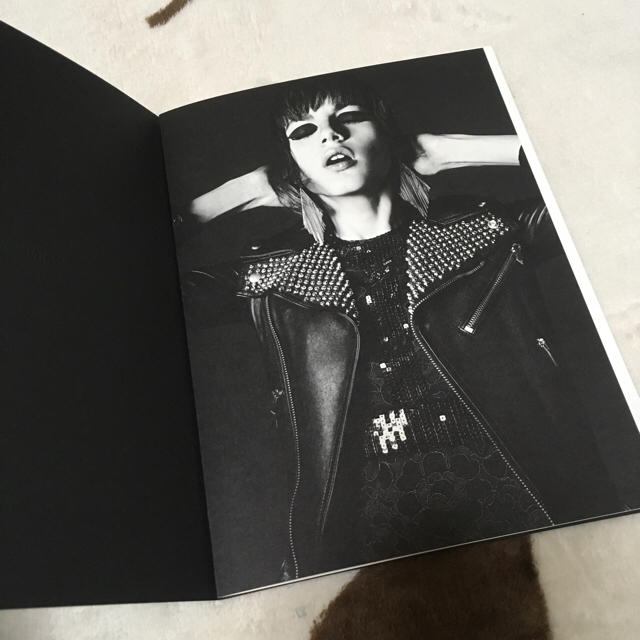 Saint Laurent(サンローラン)の希少＊美品＊サンローラン 非売品 フォトブック ポスター その他のその他(その他)の商品写真