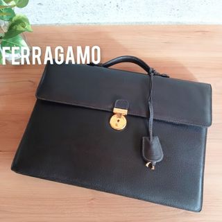 Salvatore Ferragamo(ビジネスバッグ)のフリマアイテム一覧 Salvatore Ferragamo(ビジネスバッグ)のフリマアイテム一覧