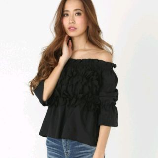 完売商品♡frill petalオフショルTOP