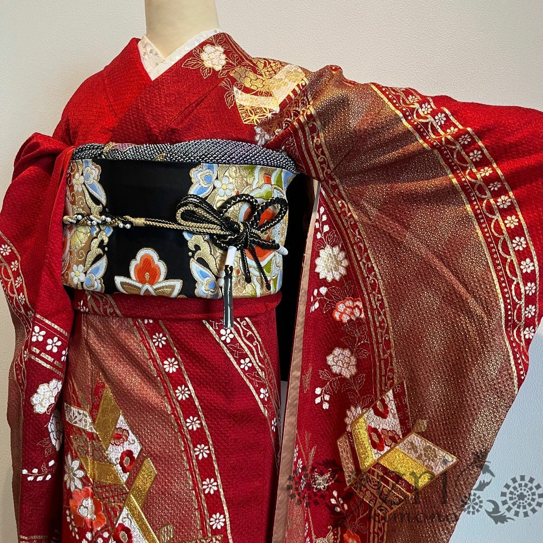 振袖/5点セット】背の高い方に とっても華やかな赤に刺繍、絞り 振袖/5点セット】背の高い方に とっても華やかな赤に刺繍、絞り