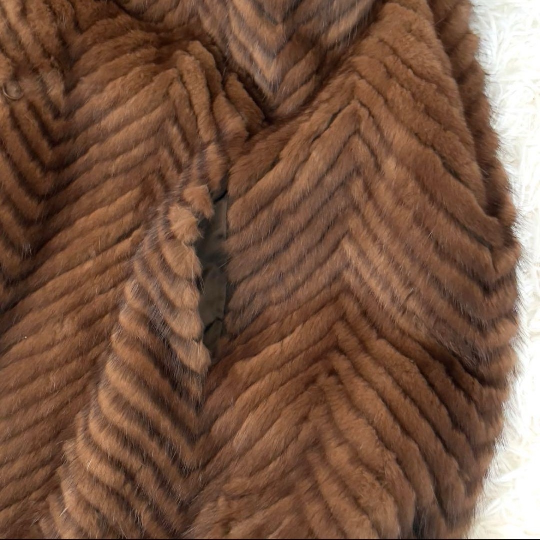 毛皮 ミンク リアル ファー コート ヘリーボーン デザイン ブラウン 11号 レディースのジャケット/アウター(毛皮/ファーコート)の商品写真