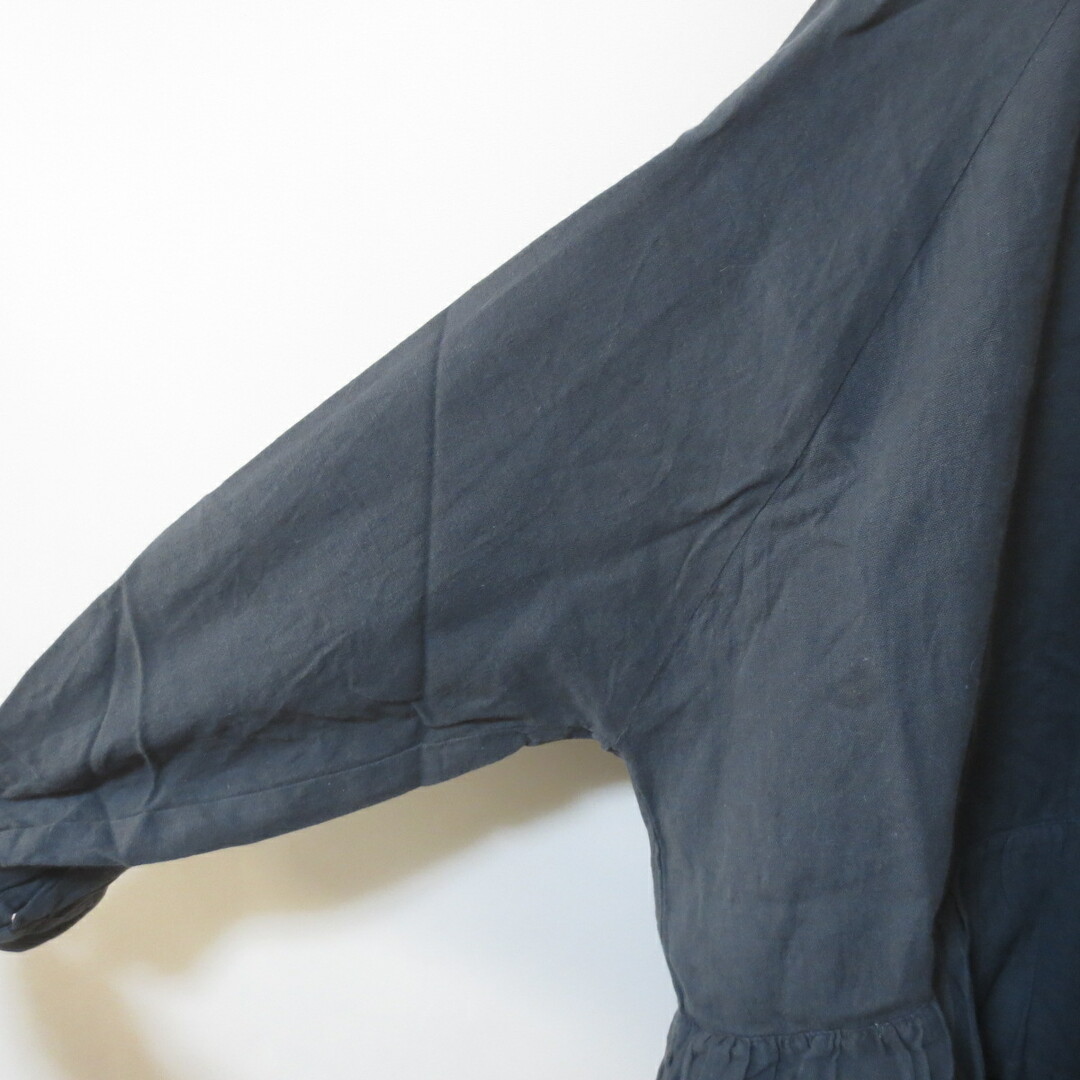 M030　Fillil　フィリル　グレー　ブラウス　コットン　シャツ レディースのトップス(シャツ/ブラウス(長袖/七分))の商品写真