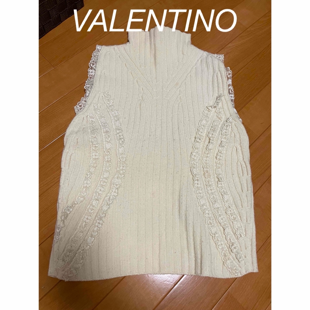 VALENTINO - VALENTINO アイボリー ノースリーブニット