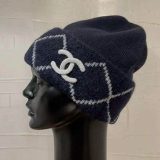 CHANEL - 新品未使用 シャネル ニット帽 黒白 CCマーク 超希少の CHANEL - 新品未使用 シャネル ニット帽 黒白 CCマーク 超希少の